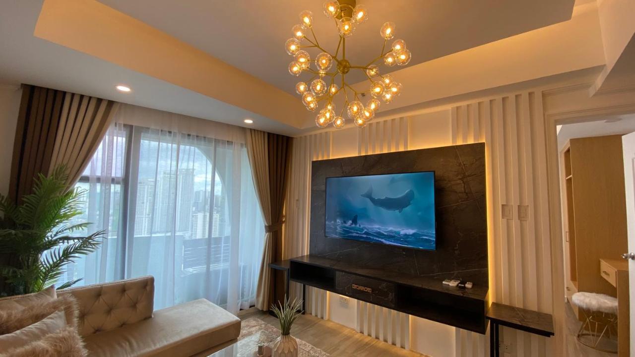 Hidden Gem at Makati Apartment Manila Bagian luar foto