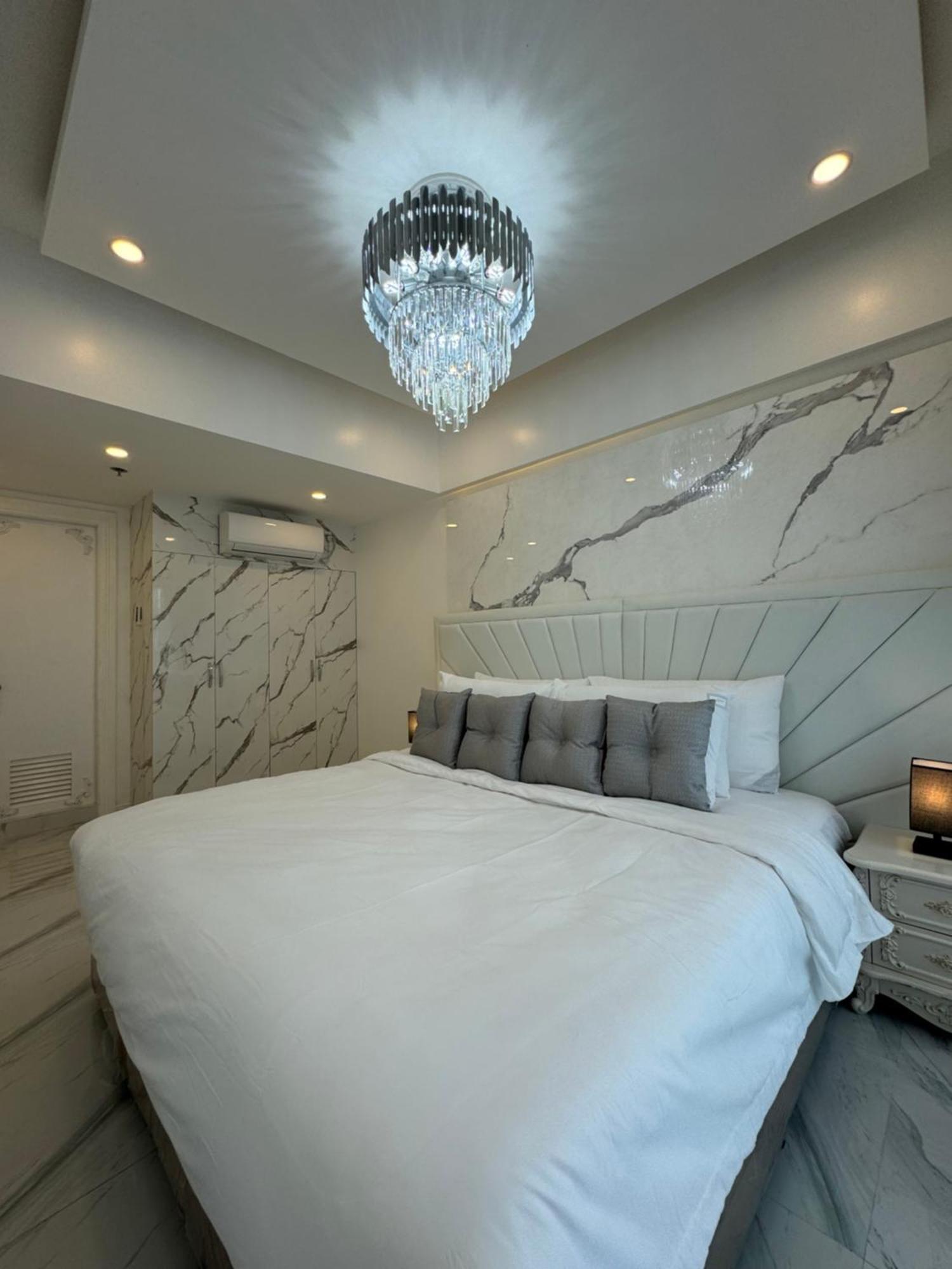 Hidden Gem at Makati Apartment Manila Bagian luar foto