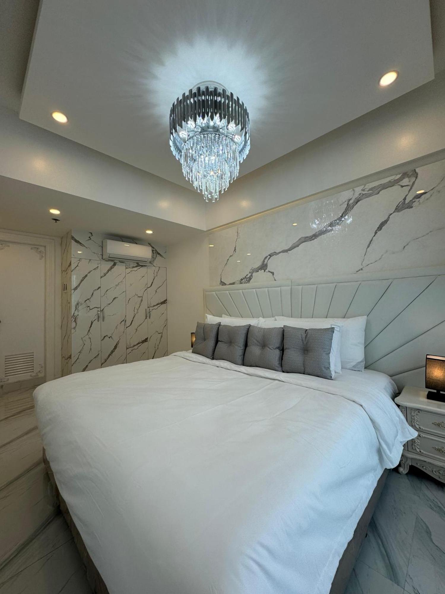 Hidden Gem at Makati Apartment Manila Bagian luar foto